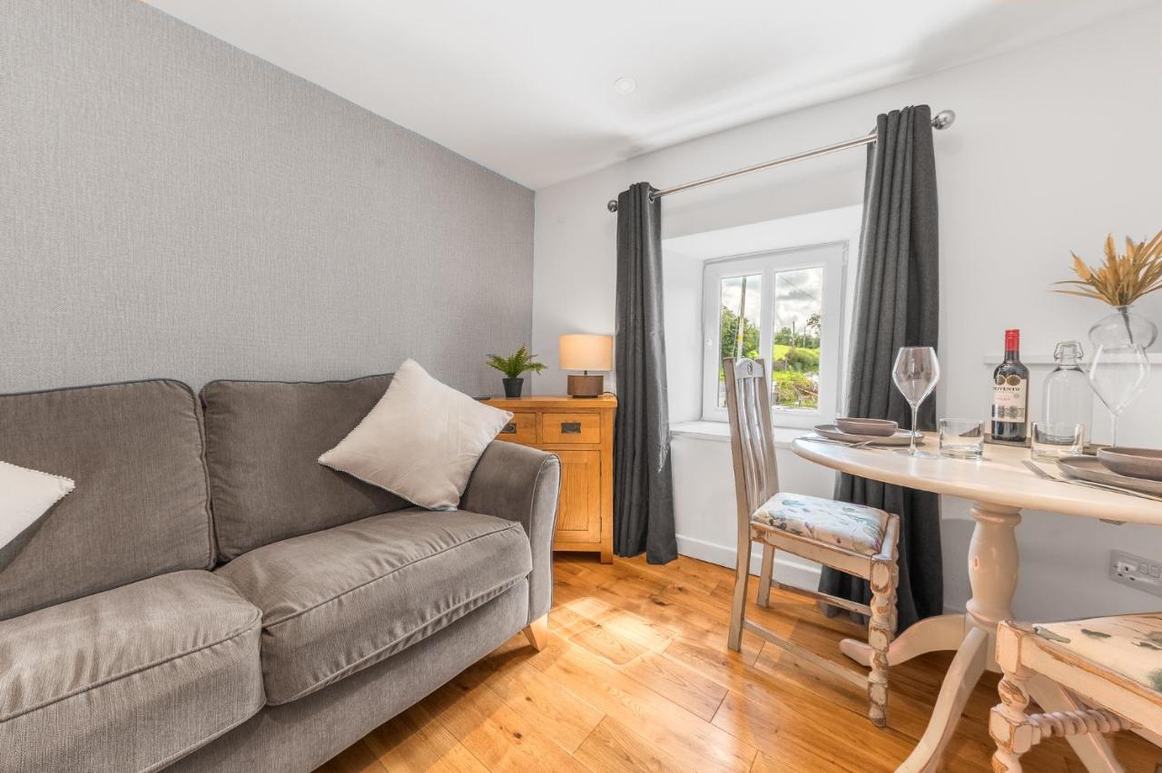 The Black Dog Apartment Dalton in Furness Kültér fotó